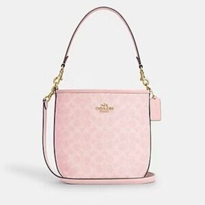 Pink signature Shoulder bucket Bag NWT